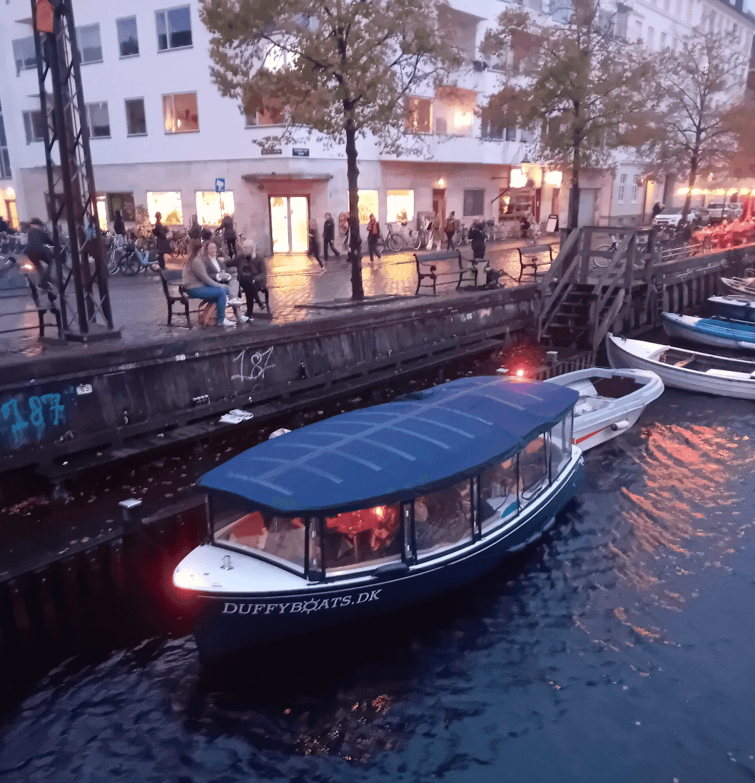 Large duffy boat (12 personer)