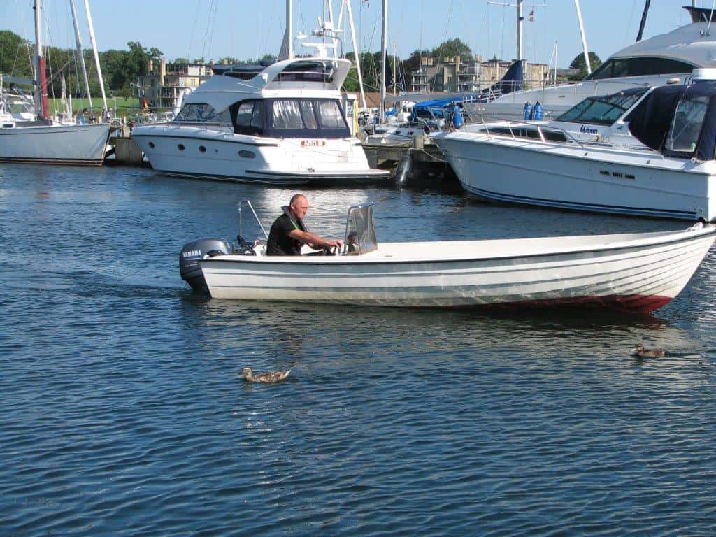 Limbo 555, w / Yamaha F30