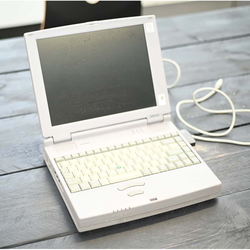 Rekvisit – Toshiba Satellite bærbar computer
