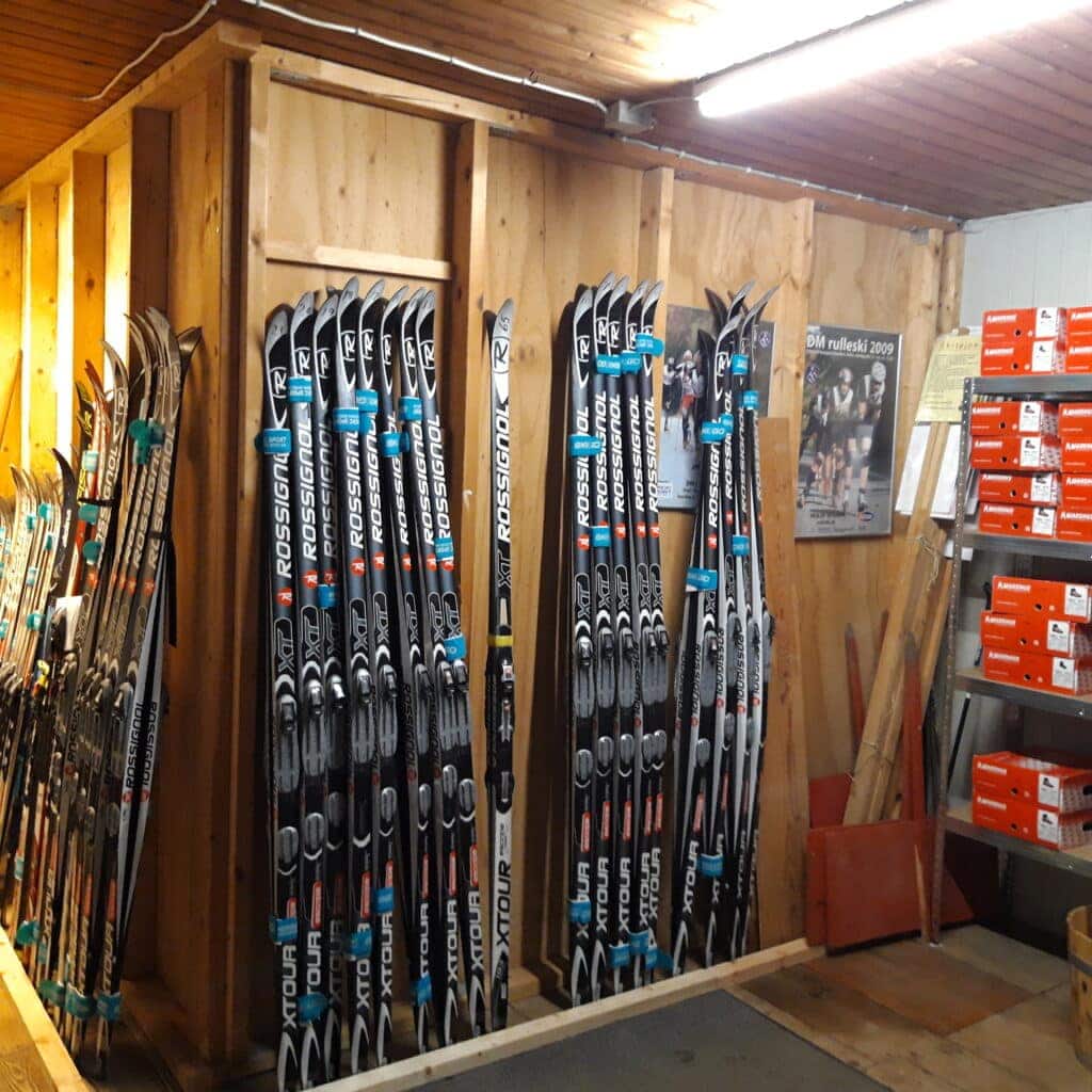 Langrendssæt – smørefri ski, stave og støvler