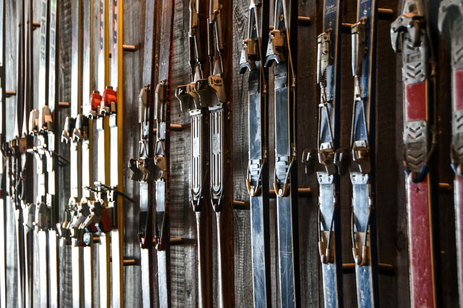 Skipakke voksen – ski, støvler og stave