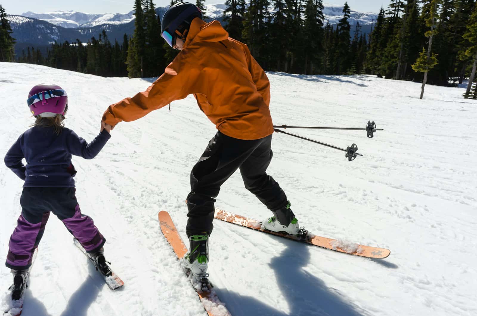Junior skipakke – ski, støvler, hjelm og stave
