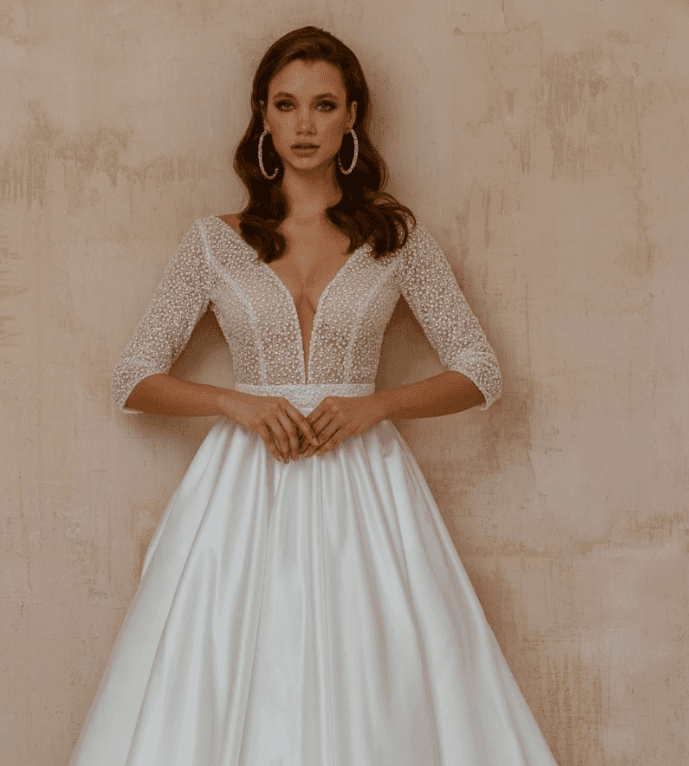 Brudekjole med glimmer ærmer