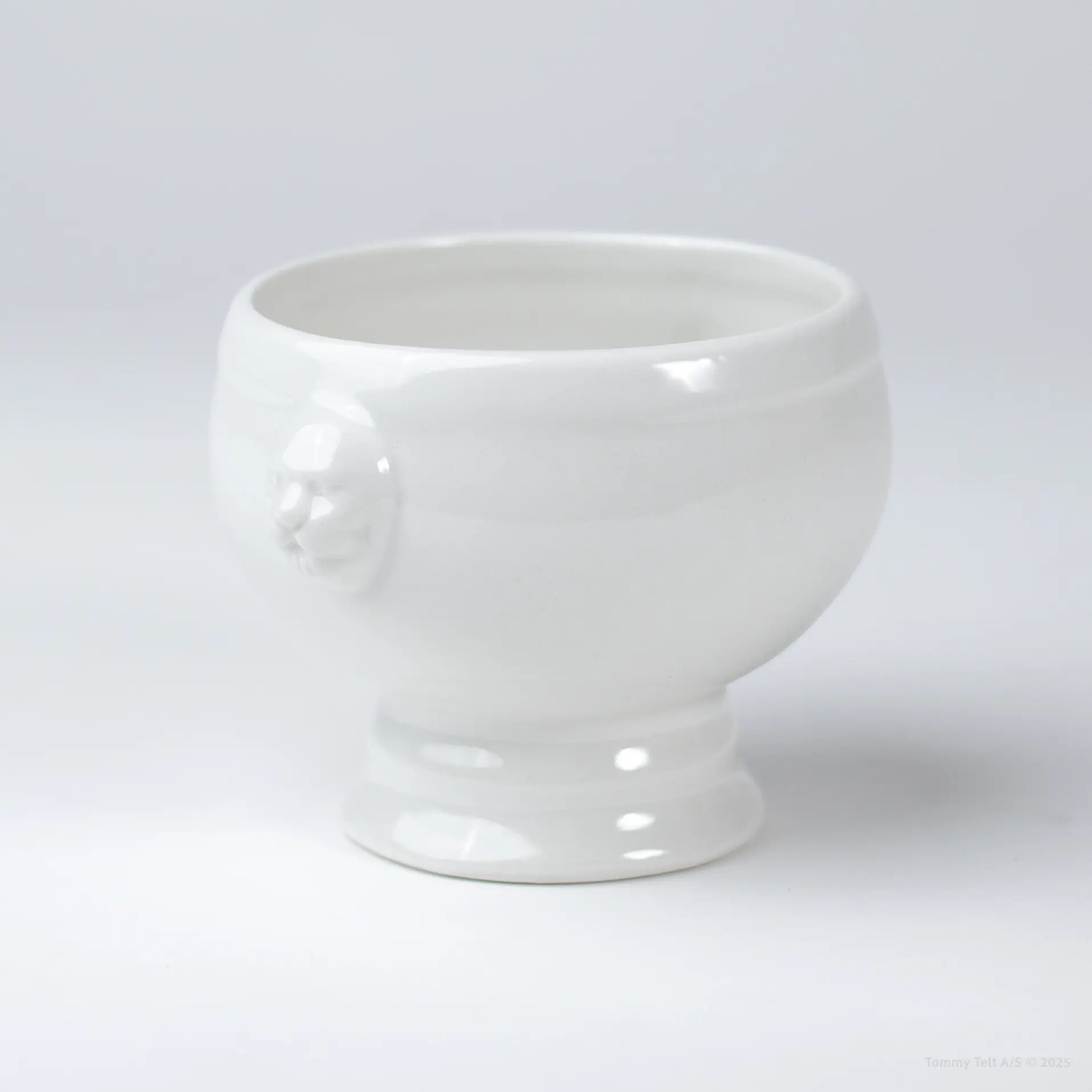 Suppeterrin i hvid porcelæn