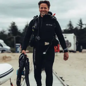 Dykkerudstyr med flaske og bly
