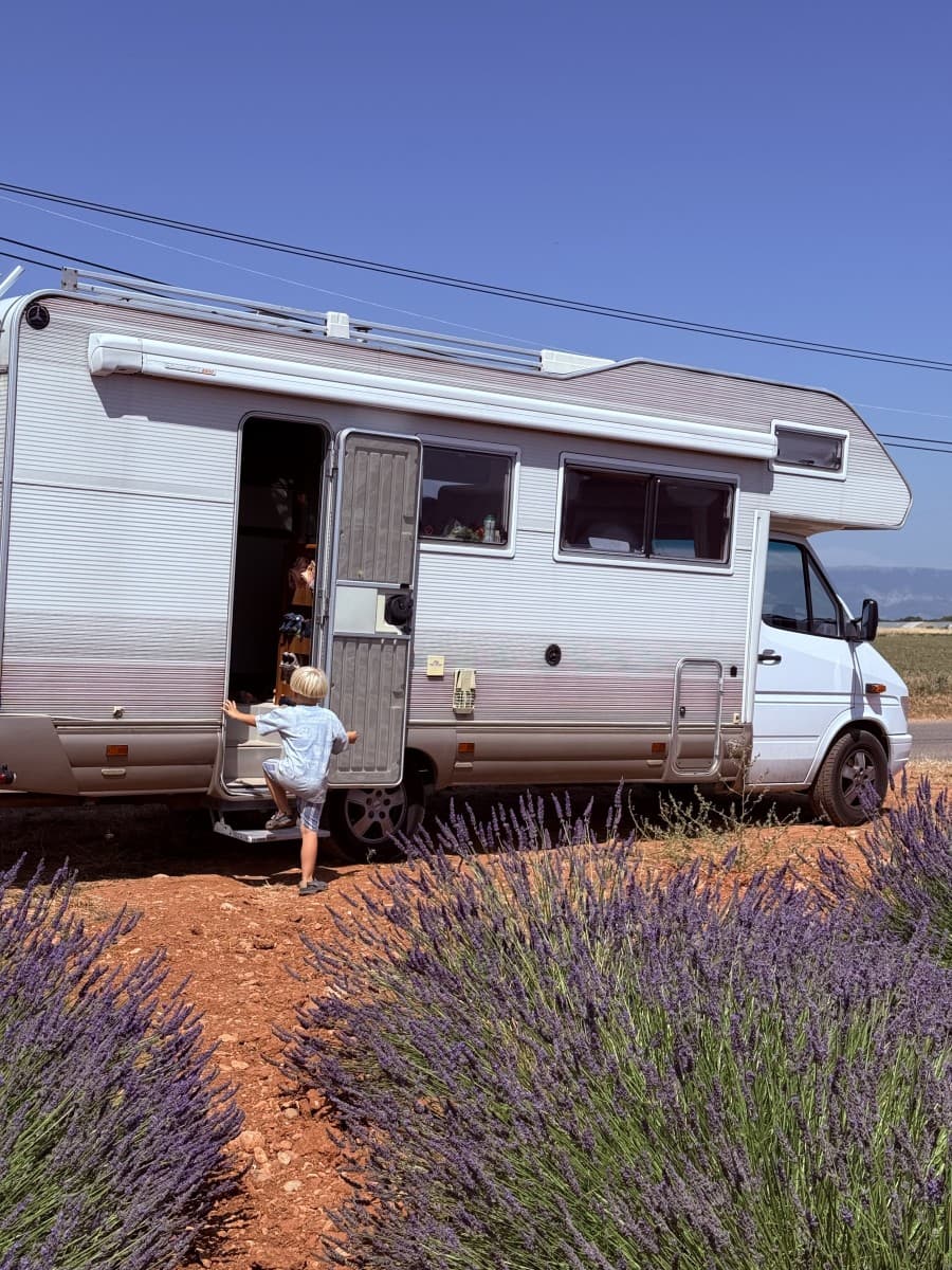 Stephanies Mercedes Autocamper