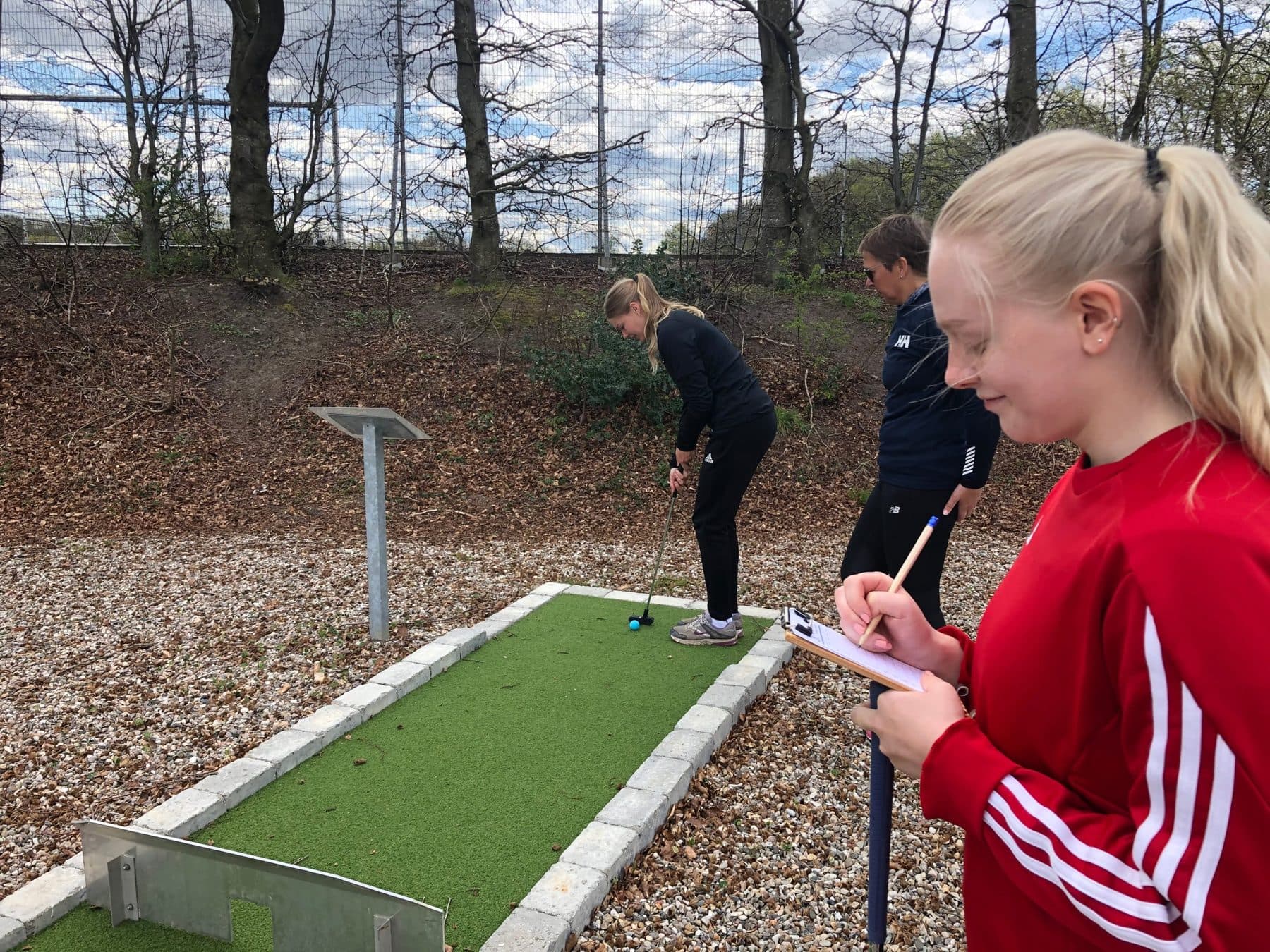 18 hullers minigolf ved Rødding Centret