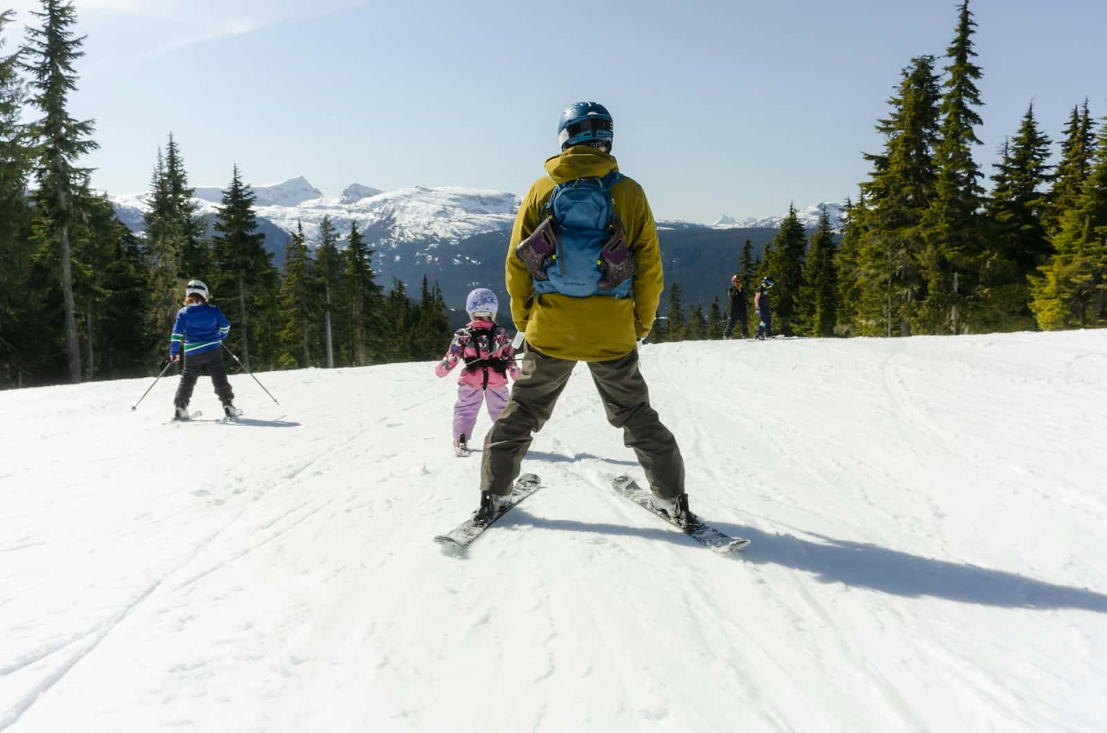 Børne skipakke – ski, støvler, hjelm og stave